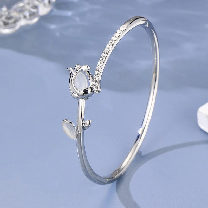 🌷 Bracelet Tulipe en Opale Exquise – Élégance Coréenne et Luxe Discret