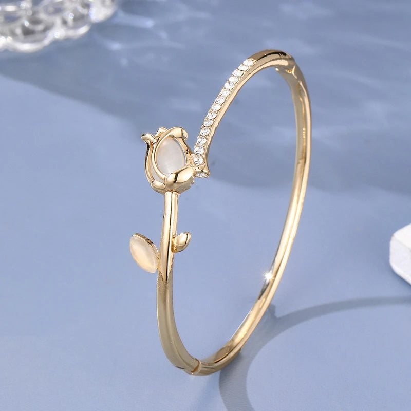 🌷 Bracelet Tulipe en Opale Exquise – Élégance Coréenne et Luxe Discret