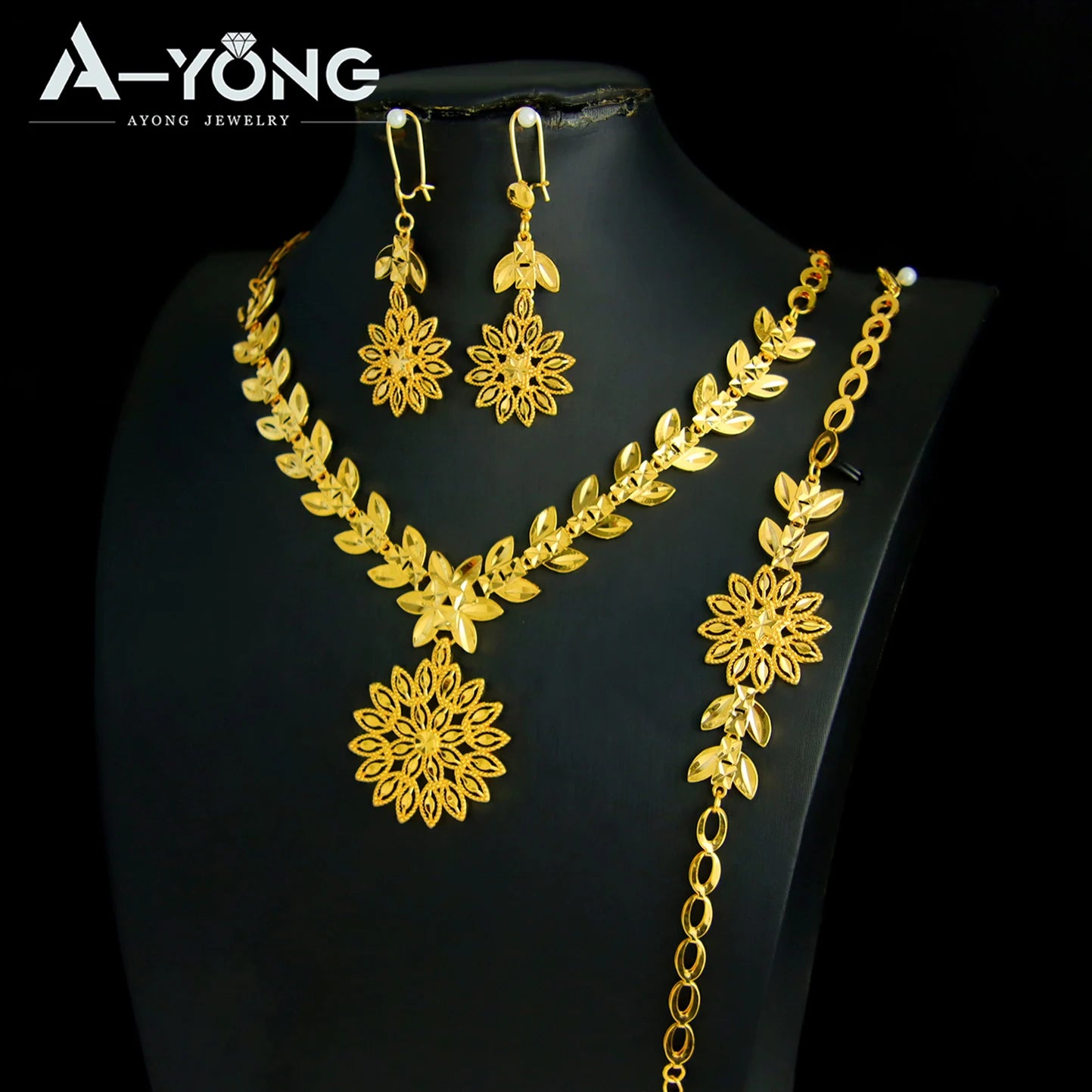 Coffret de Bijoux de Mariage de Luxe Style Dubaï – Plaqué Or 21K
💎 Élégance Arabe | Finition Dorée | Look de Mariée Inoubliable