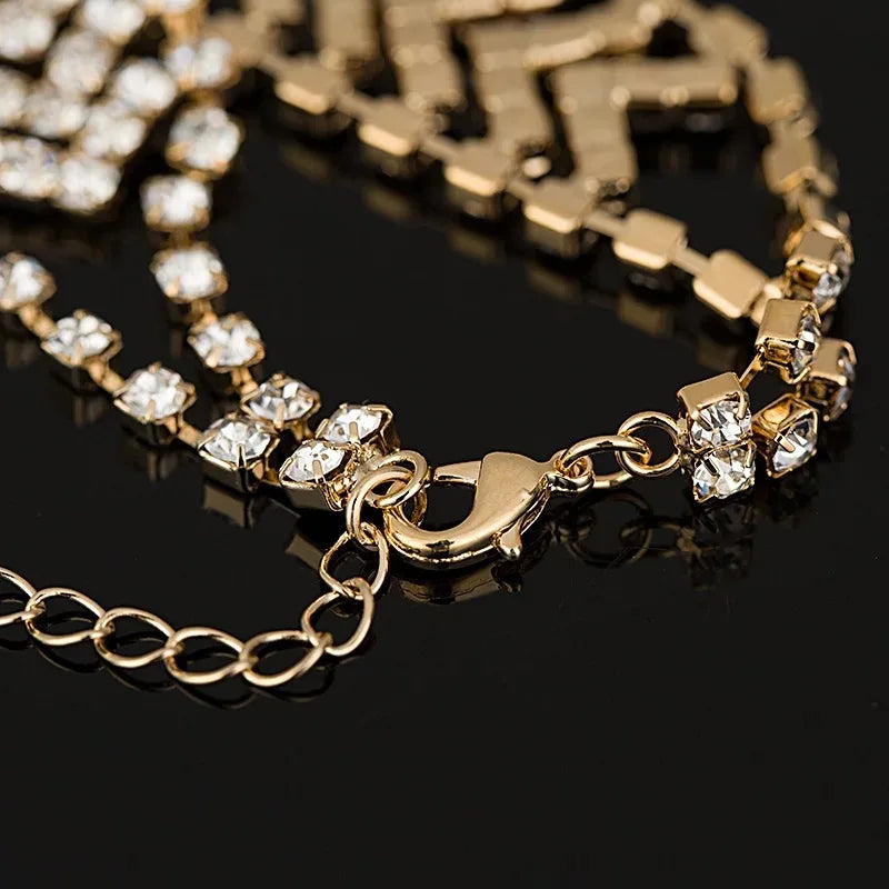 Bracelet femme élégant – Chaîne ornée de strass et cristaux, accessoire de bijouterie raffiné