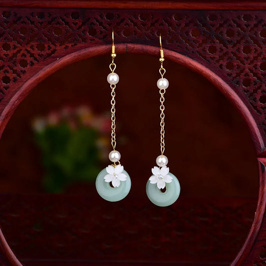 Boucles d’Oreilles Pendantes Élégantes – Style Vintage avec Médaillon de Paix