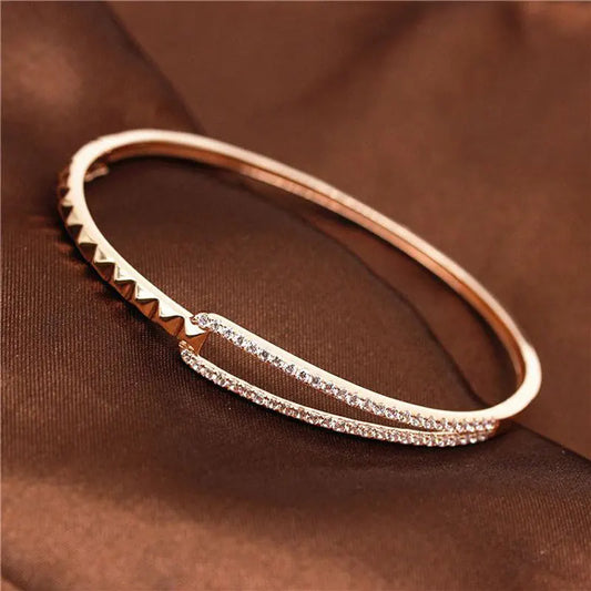 Bracelet Jonc Classique en Or Rose 14K avec Zircon – Élégance Intemporelle pour Femme