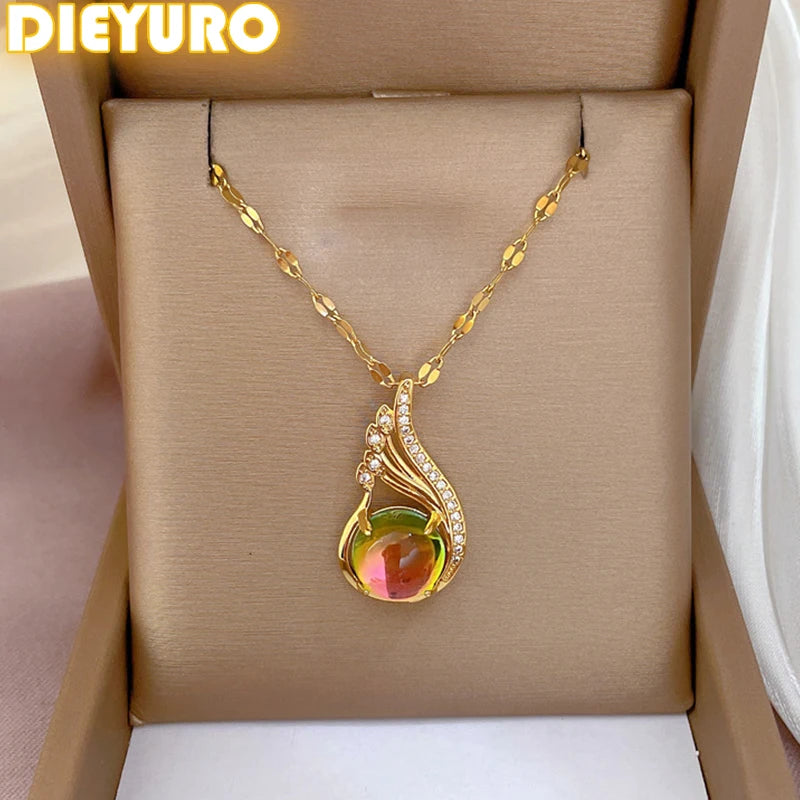 DIEYURO Collier Pendentif Ailes Cercle Coloré Brillant en Zircon pour Femme, Chaîne de Cou Couleur Argent en Acier Inoxydable 316L, Bijou Tendance, Idée Cadeau