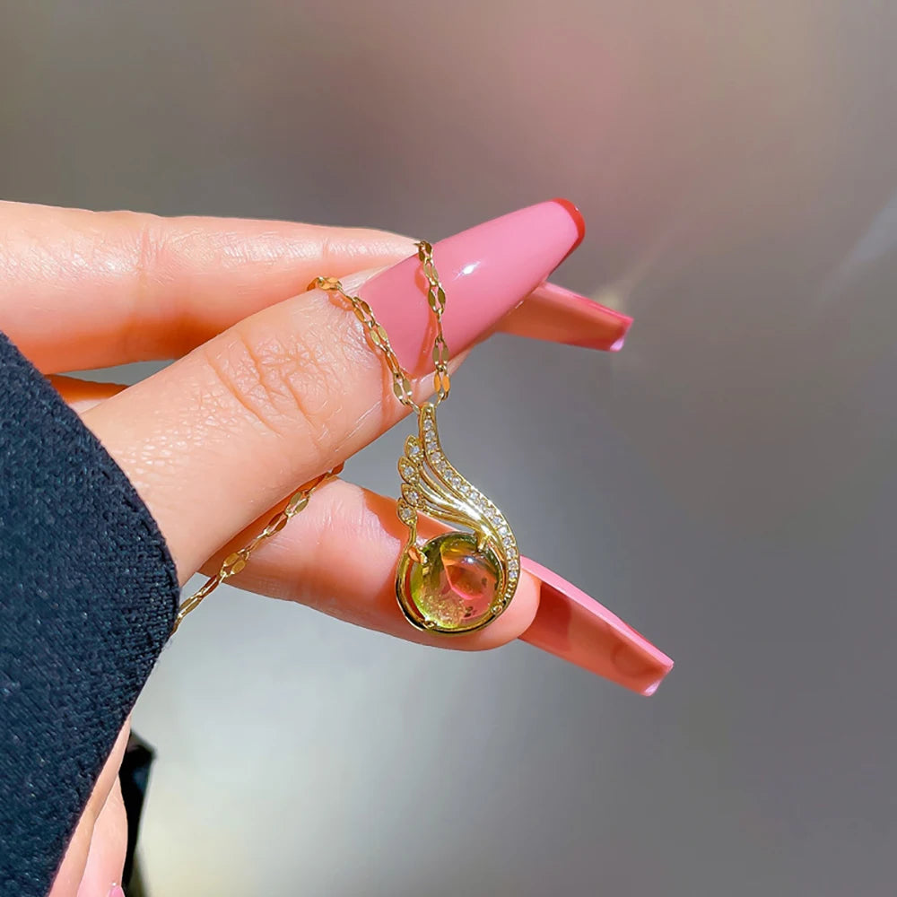 DIEYURO Collier Pendentif Ailes Cercle Coloré Brillant en Zircon pour Femme, Chaîne de Cou Couleur Argent en Acier Inoxydable 316L, Bijou Tendance, Idée Cadeau