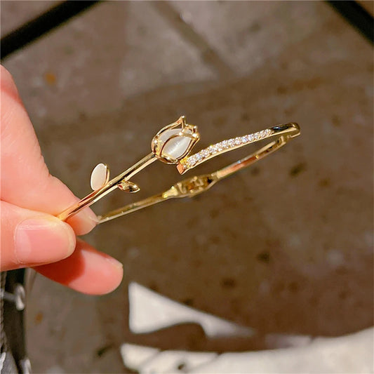 🌷 Bracelet Tulipe en Opale Exquise – Élégance Coréenne et Luxe Discret