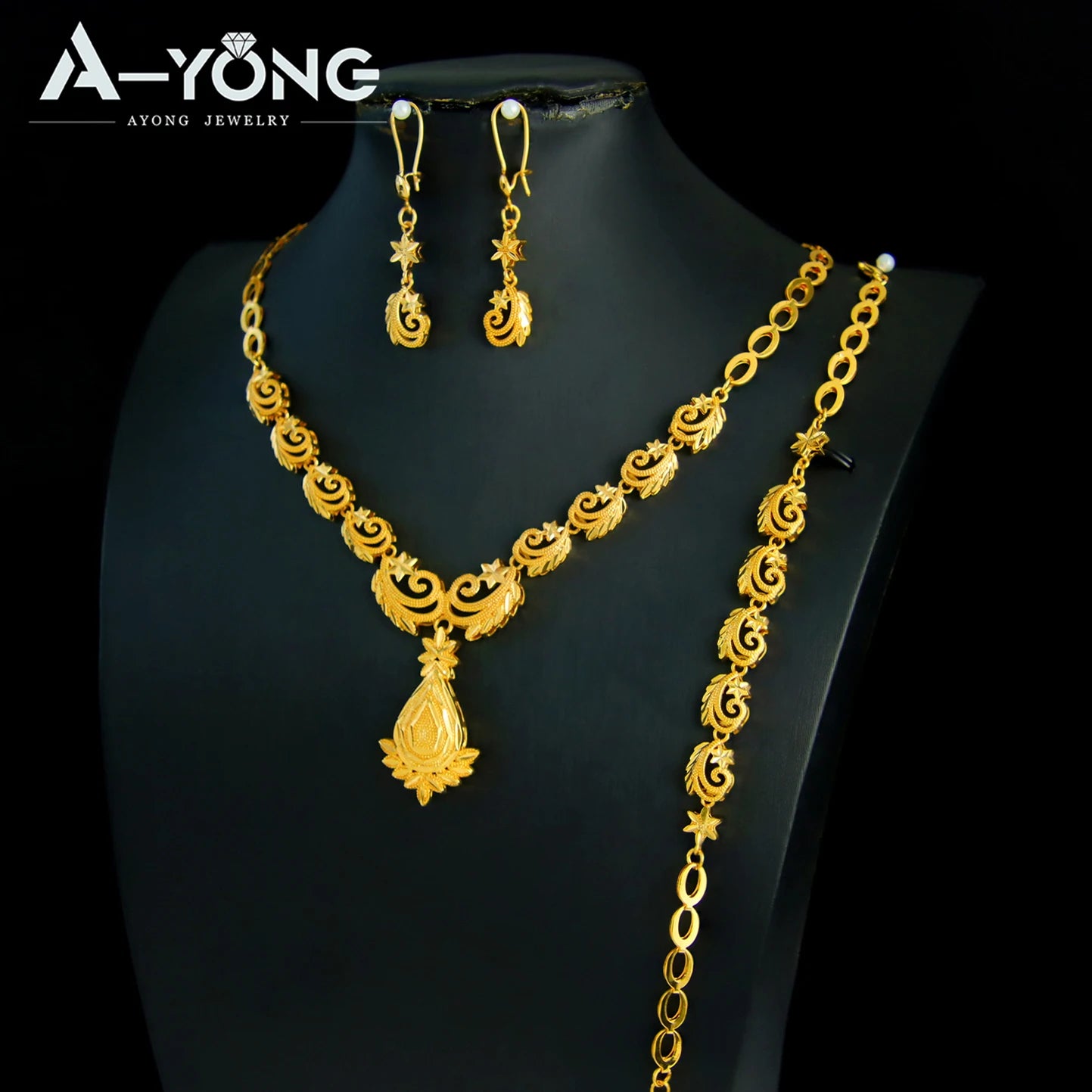 Coffret de Bijoux de Mariage de Luxe Style Dubaï – Plaqué Or 21K

💎 Élégance Arabe | Finition Dorée | Look de Mariée Inoubliable