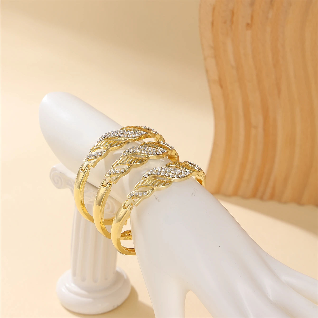 Bracelet de mariée style Dubaï – Bijou de poignet finement ciselé, haute qualité, accessoire en métal pour femme, mariage et fêtes.