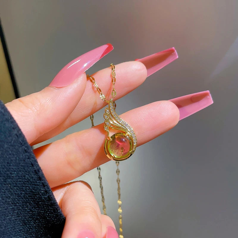 DIEYURO Collier Pendentif Ailes Cercle Coloré Brillant en Zircon pour Femme, Chaîne de Cou Couleur Argent en Acier Inoxydable 316L, Bijou Tendance, Idée Cadeau