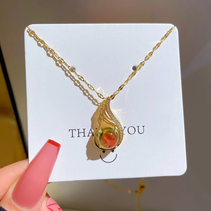 DIEYURO Collier Pendentif Ailes Cercle Coloré Brillant en Zircon pour Femme, Chaîne de Cou Couleur Argent en Acier Inoxydable 316L, Bijou Tendance, Idée Cadeau